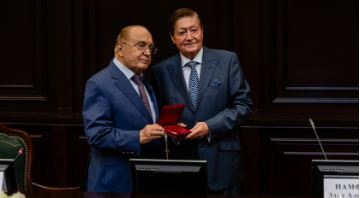 Поздравляем Ю.Н.Саямова с высокой государственной наградой! — Congratulations to Yu.N.Sayamov on a High State Award!